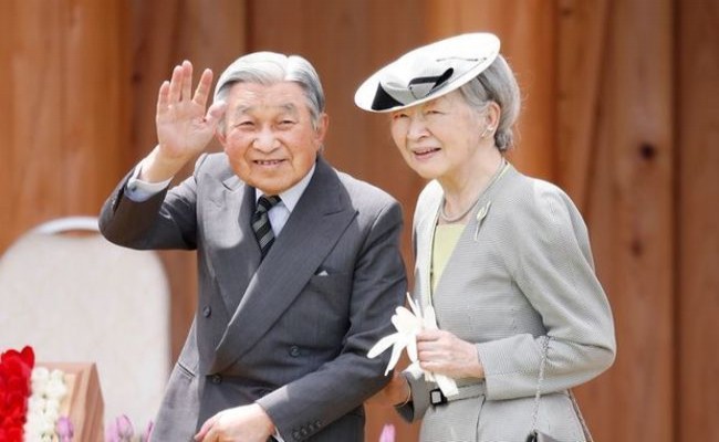 Casal imperial visita Shizuoka e interage com brasileiros em Hamamatsu